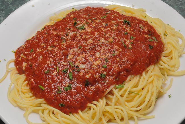 esparguete com molho de tomate