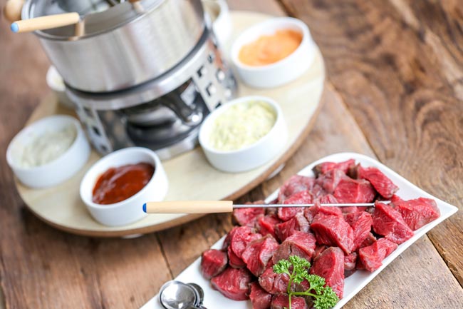 Fondue de carne, refeições divertidas e memoráveis! Fondue de carne