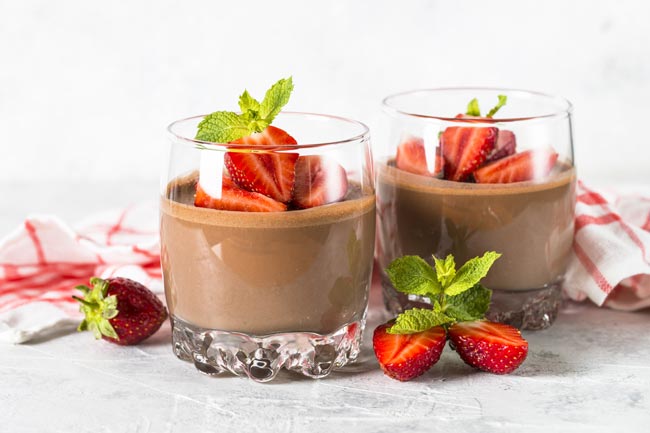 A melhor mousse de chocolate à antiga está aqui. E é tão boa! mousse de chocolate à antiga