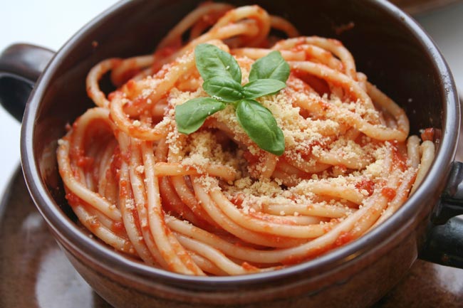 esparguete com molho de tomate