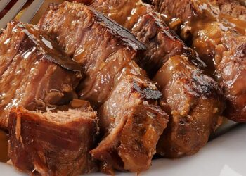 carne assada com batata assada