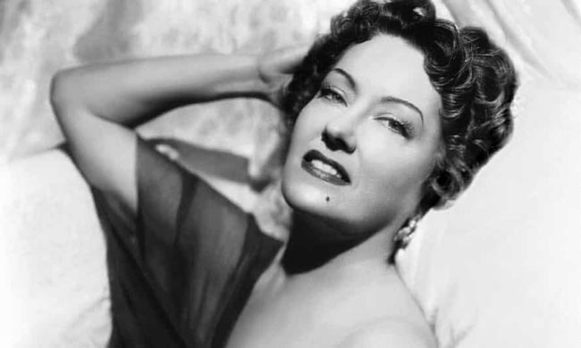 15 truques de beleza das famosas com óleo de coco (e não só) 15 truques de beleza das famosas