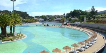 maior piscina de ondas de Portugal