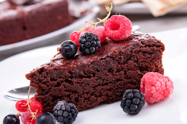 Receitas de bolo de chocolate molhadinho e fofo. É tão bom! bolo de chocolate molhadinho e fofo