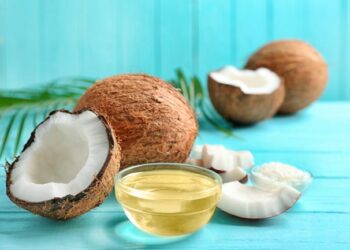 óleo de coco virgem na pele