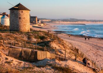 praia portuguesa que venceu o Prémio Cinco Estrelas Regiões