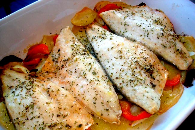 Faça o melhor peixe assado de sempre. Tome nota! o melhor peixe assado de sempre