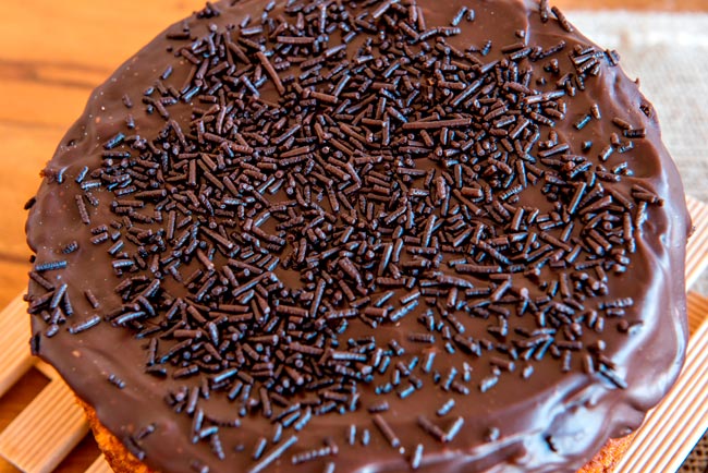 3 receitas de bolo de chocolate molhadinho e cremoso bolo de chocolate molhadinho e cremoso