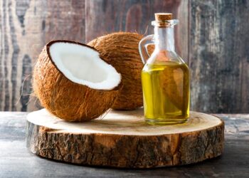 óleo de coco no rosto