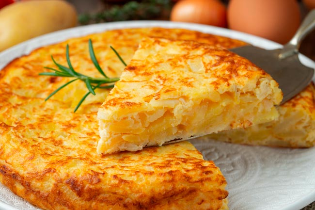 Como fazer a melhor omelete de batata. É deliciosa! omelete de batata