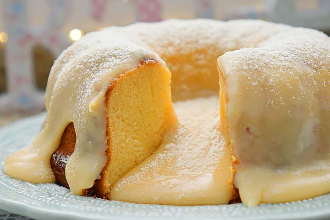 3 receitas de bolo de iogurte e leite condensado. Não sobra nada! bolo de iogurte e leite condensado