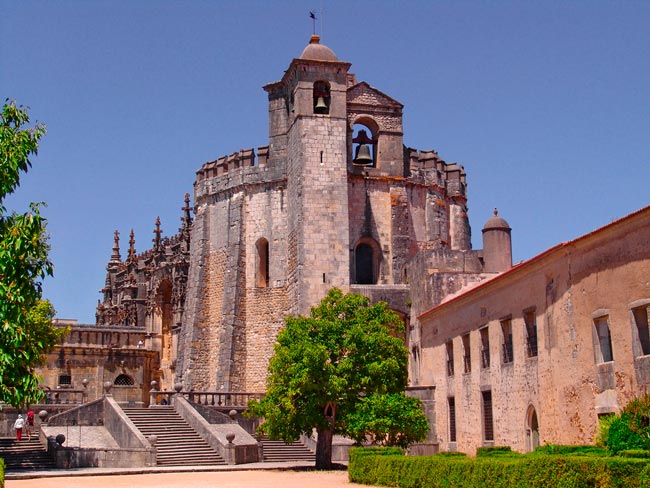 Os Templários e a sua importância nos Descobrimentos portugueses Descobrimentos portugueses