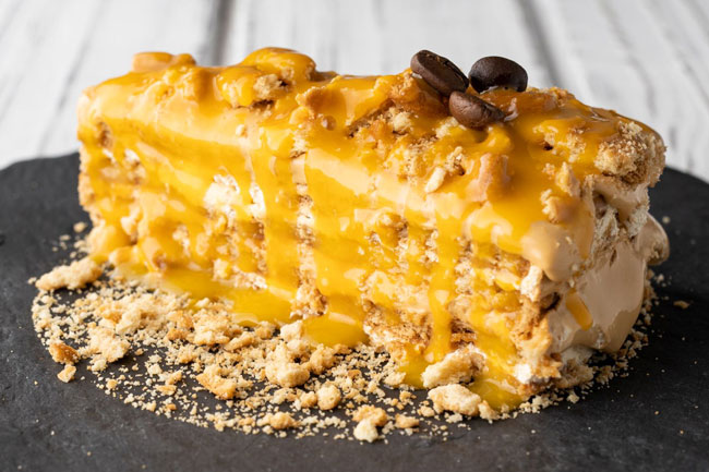 É assim que se faz o melhor bolo de bolacha do mundo o melhor bolo de bolacha
