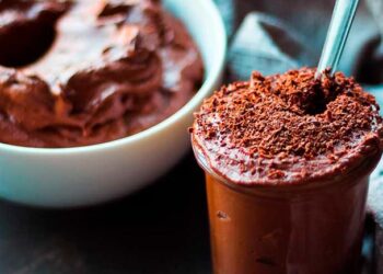 mousse de chocolate com natas