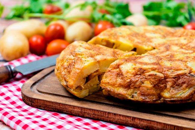 Como fazer omelete de batata na perfeição Como fazer omelete de batata