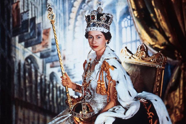 joias icónicas da rainha Elizabeth II