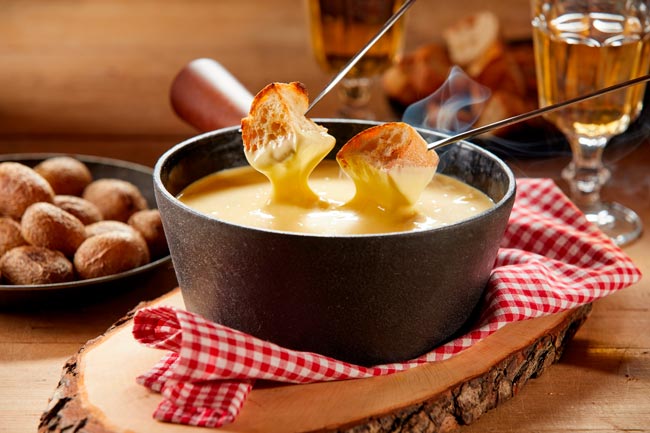 Como fazer fondue? É fácil, barato e muito saboroso! Como fazer fondue