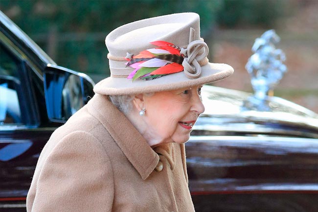 Elizabeth II e o seu método invulgar para comer bananas método invulgar para comer bananas