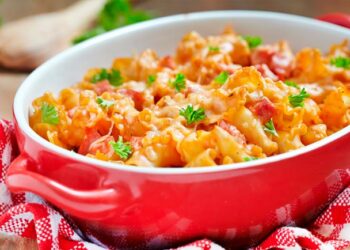 massa gratinada com bacon