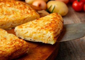 Como fazer omelete de batata