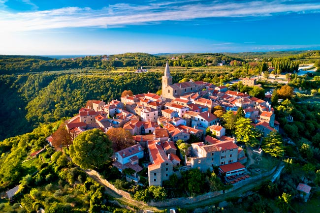 aldeias em colinas mais bonitas da Europa