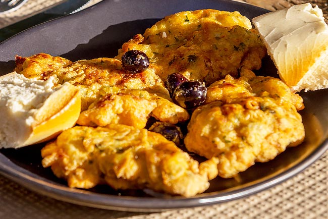 Pataniscas de bacalhau no forno para comer e chorar por mais Pataniscas de bacalhau no forno para comer