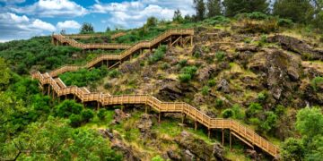 Os Passadiços do Mondego oferecem uma beleza colossal