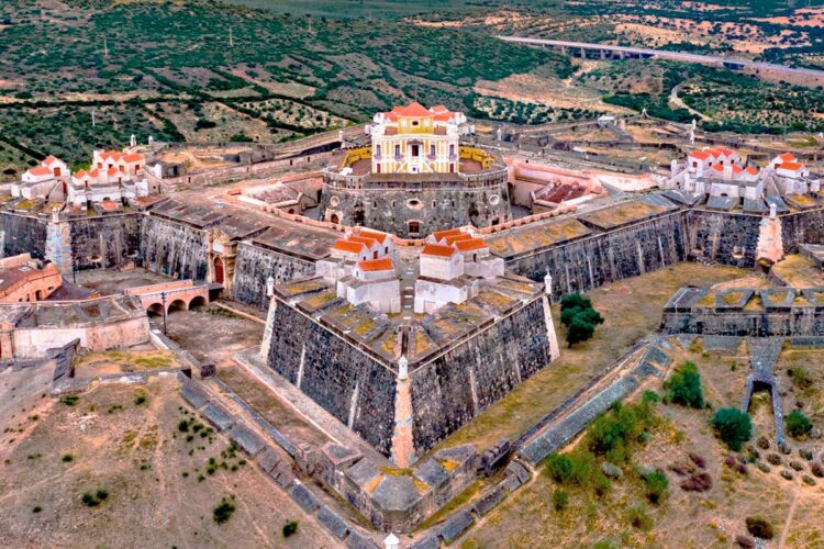 8 destinos que encantam tudo e todos, fique a conhecer as mais belas vilas e cidades do Alentejo
