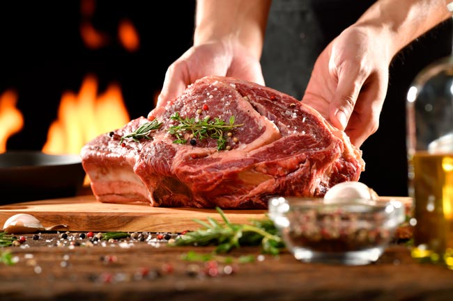 Como marinar carne para que fique mais suculenta e saborosa marinar carne