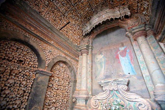 6 capelas dos ossos em Portugal abertas ao público capelas dos ossos em Portugal