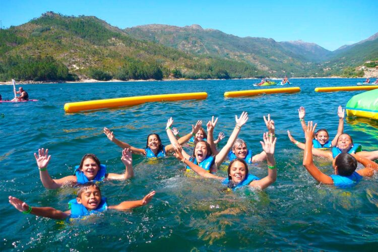 A Praia fluvial do Alqueirão é um verdadeiro oásis no Gerês Praia fluvial do Alqueirão