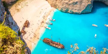 15 das praias mais invulgares e belas do mundo (uma é portuguesa)