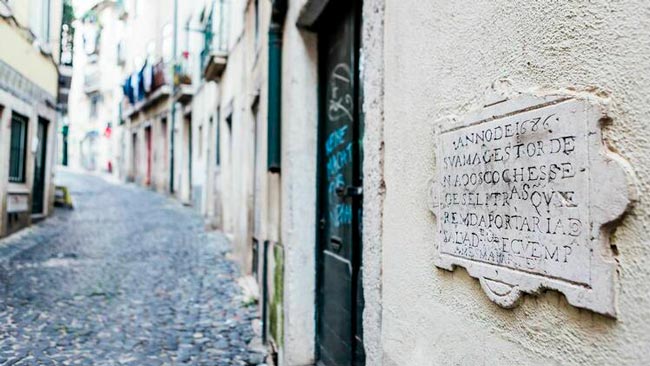 O sinal de trânsito mais antigo do mundo está em Lisboa, sabia? sinal de trânsito mais antigo do mundo