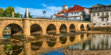 ponte mais antiga de Portugal