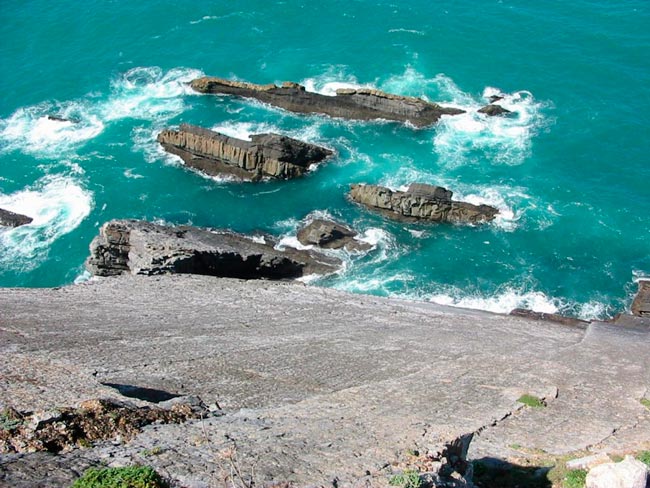Pedra de Alvidrar: local mítico e perigoso em Sintra Pedra de Alvidrar