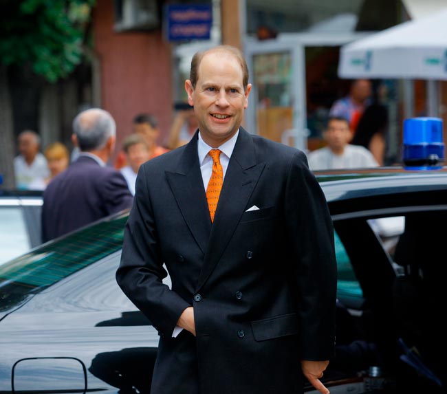 Rei Carlos III e o relacionamento com a Família Real Rei Carlos III e o relacionamento com a Família Real