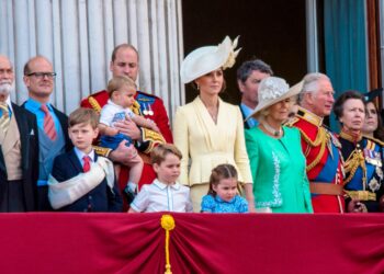 coisas que a família real britânica está proibida
