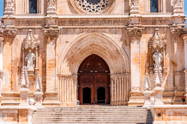 Mosteiro de Alcobaça, o guardião de histórias fascinantes Mosteiro de Alcobaça