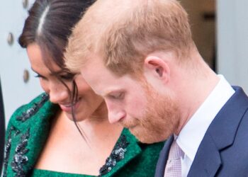 O príncipe Harry foi humilhado e sofreu bullying por ter hábito igual ao pai.