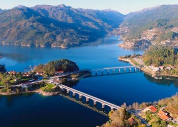 lago do Parque Nacional da Peneda-Gerês
