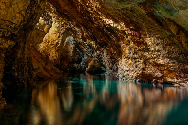 Minas de Queiriga: Gruta secreta e perigosa com lagoa azul deslumbrante em Viseu Gruta secreta