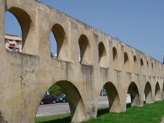 Portugal tem o aqueduto com mais arcos do mundo aqueduto com mais arcos do mundo