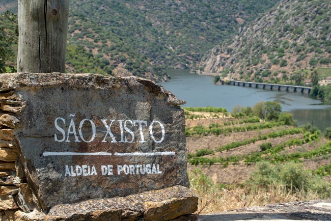 São Xisto: A aldeia encantada que torna o Douro mágico Douro mágico
