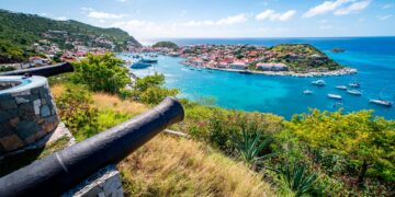 A ilha paradisíaca onde se ouve fado e se come bacalhau!