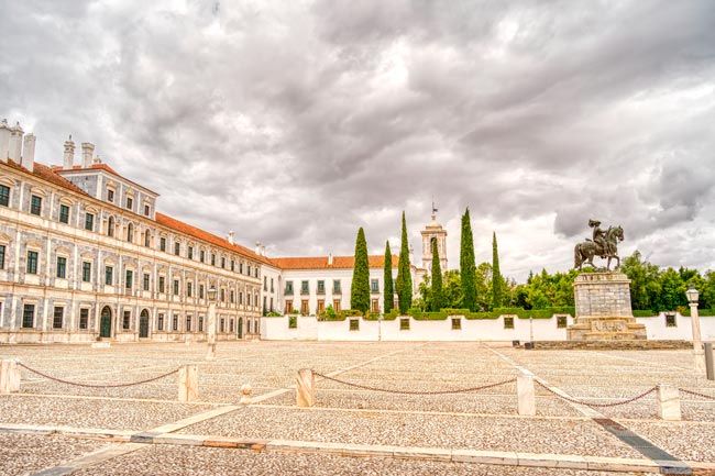 Vila Viçosa: A pérola que foi berço de Florbela Espanca no Alentejo berço de Florbela Espanca