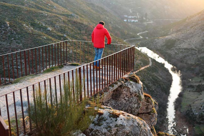 A aldeia mais alta da Serra da Estrela aldeia mais alta da Serra da Estrela