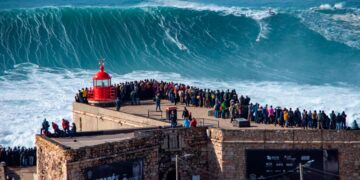 ondas gigantes da Nazaré