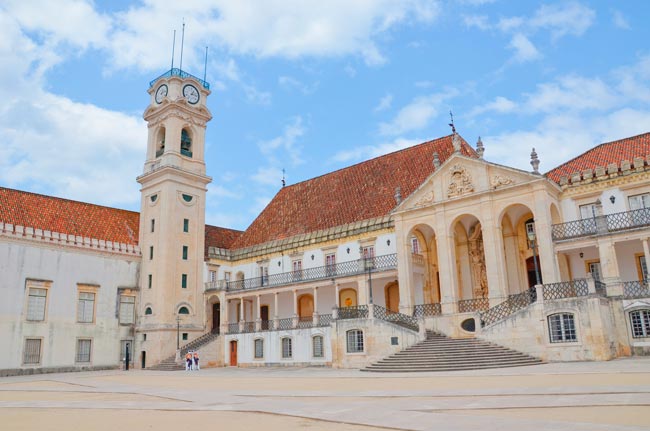 Sabia que oficialmente a capital de Portugal é Coimbra? capital de Portugal é Coimbra