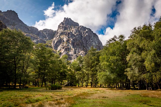 5 trilhos para descobrir e explorar a Serra da Estrela trilhos para descobrir e explorar a Serra da Estrela
