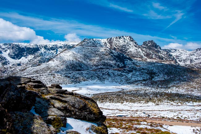 5 trilhos para descobrir e explorar a Serra da Estrela trilhos para descobrir e explorar a Serra da Estrela